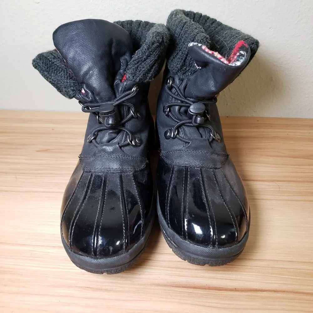 Cougar Women's Size 8 Lace Up Winter Boots‎ Shiny Black Insulated Short Bootie